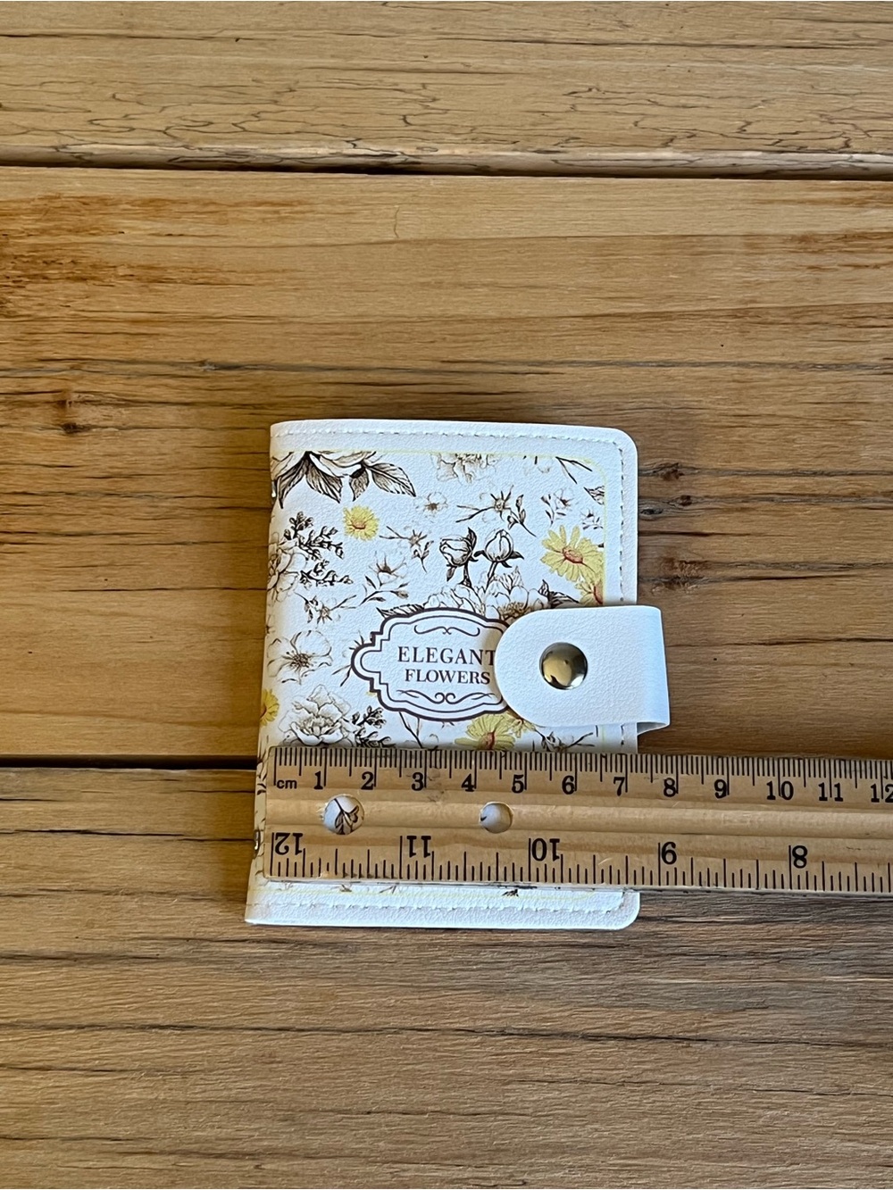 Floral 'Elegant Flowers' White Card Wallet - Picture 7 of 8